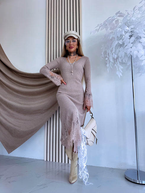 Adīta kleita "EMBER FIRE 552" - TUMŠI BĒŠA